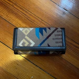 Pendleton Trifold Check Book Wallet